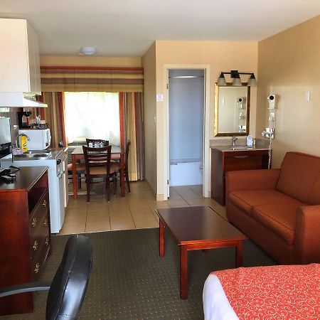 Alliston Red Pine Inn & Conference Centre מראה חיצוני תמונה