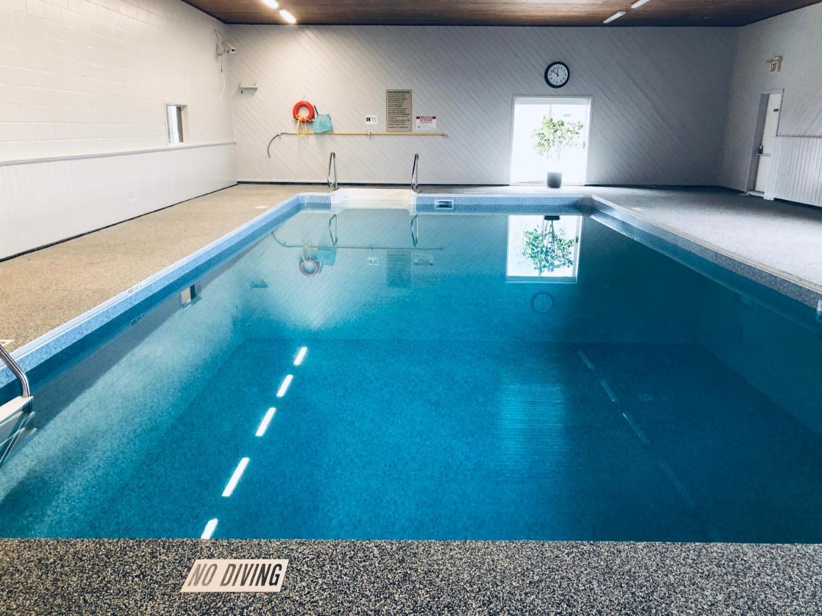 Alliston Red Pine Inn & Conference Centre מראה חיצוני תמונה