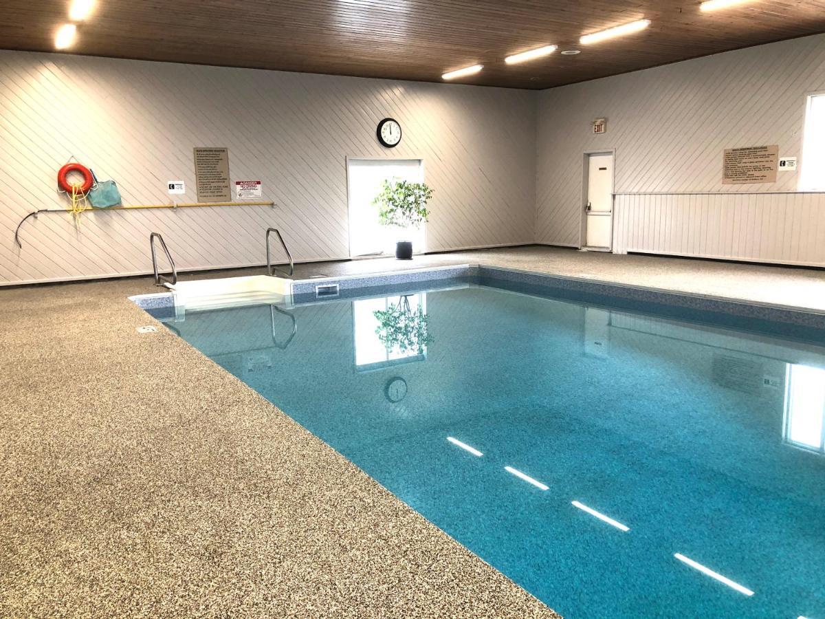 Alliston Red Pine Inn & Conference Centre מראה חיצוני תמונה
